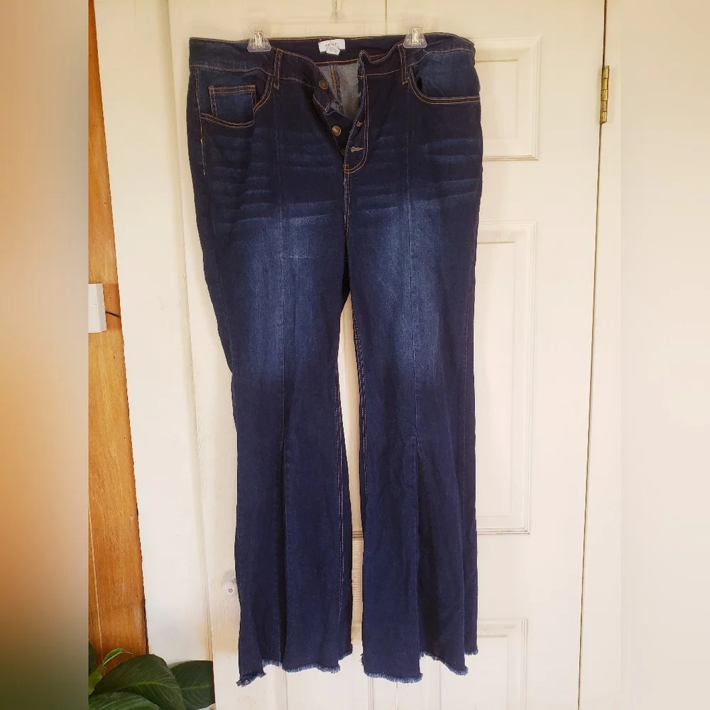 NWOT Forever 21 Dark Wash Flare Jeans Sz 18 - Picture 1 of 5